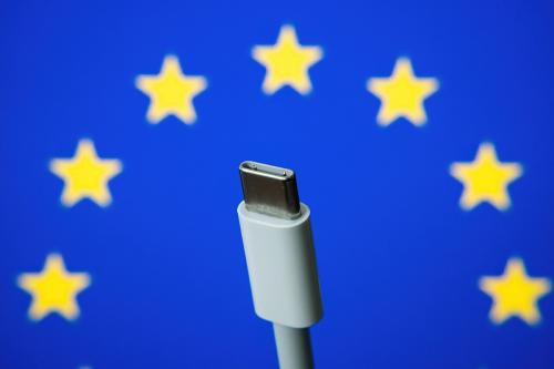 La svolta: caricabatterie universali in tutta Europa