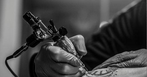 smaltimento rifiuti speciali tatuatori